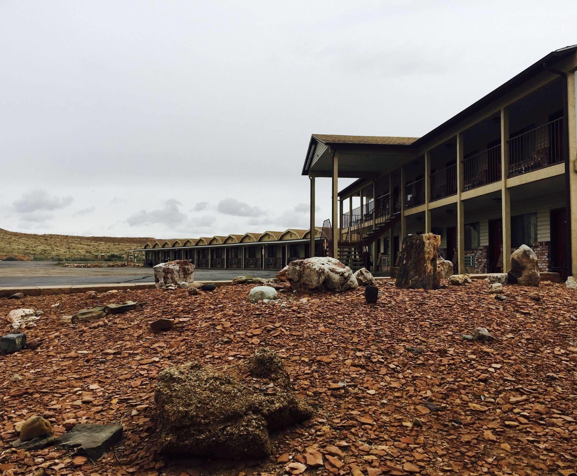 Whispering Sands Motel Hanksville エクステリア 写真