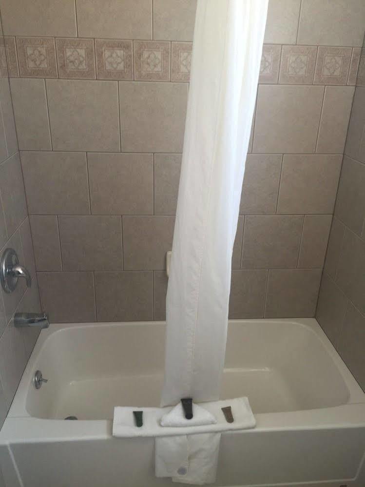Whispering Sands Motel Hanksville エクステリア 写真